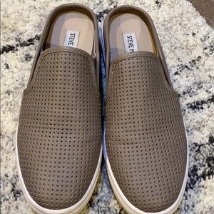 Slip on sneakers